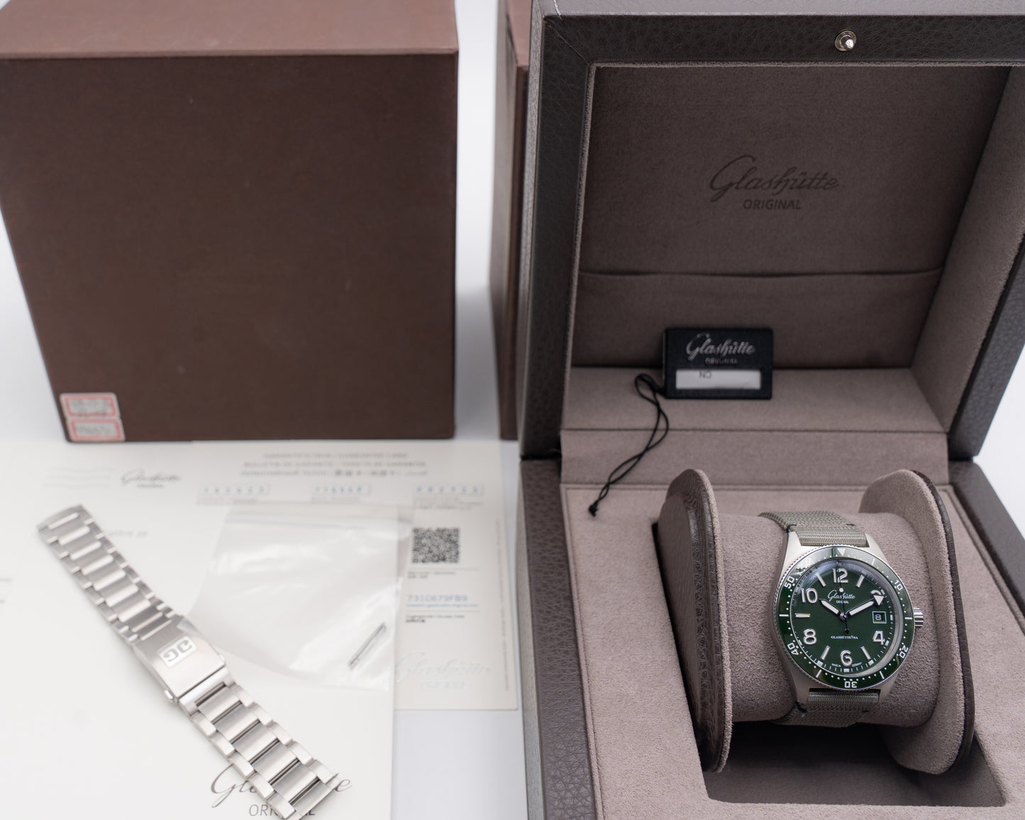 Glashütte SeaQ 39.5 mm 1-39-11-13-83-08 Green DIal Green Bezel