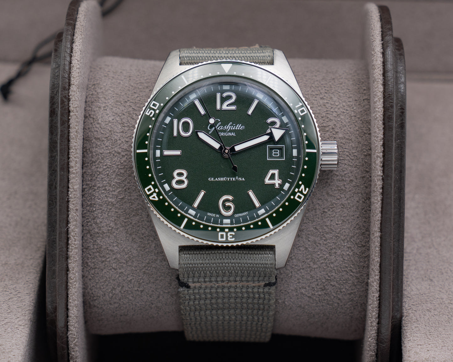 Glashütte SeaQ 39.5 mm 1-39-11-13-83-08 Green DIal Green Bezel