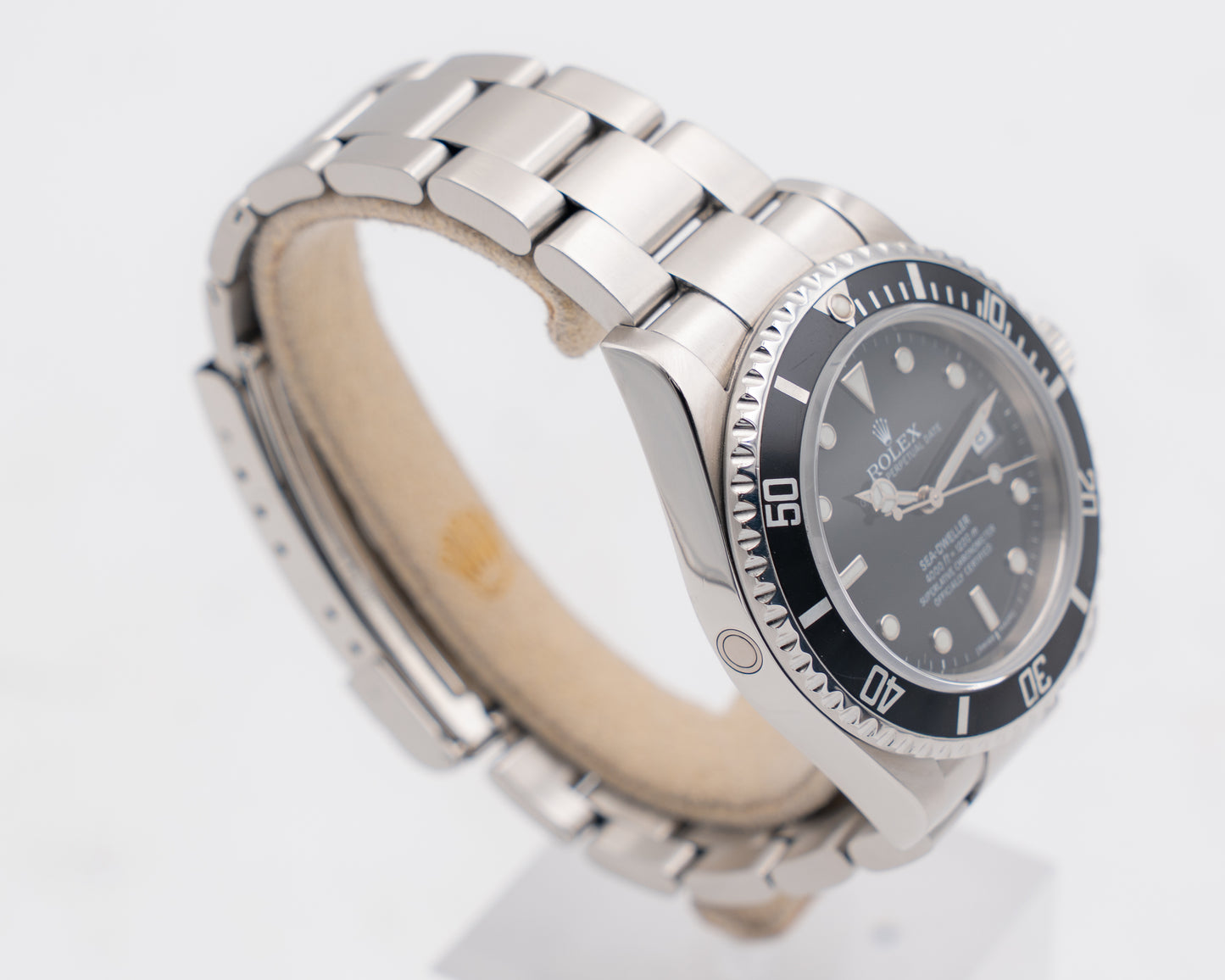 Rolex Seadweller 16600 40mm 4000ft Black No holes M serial 2008