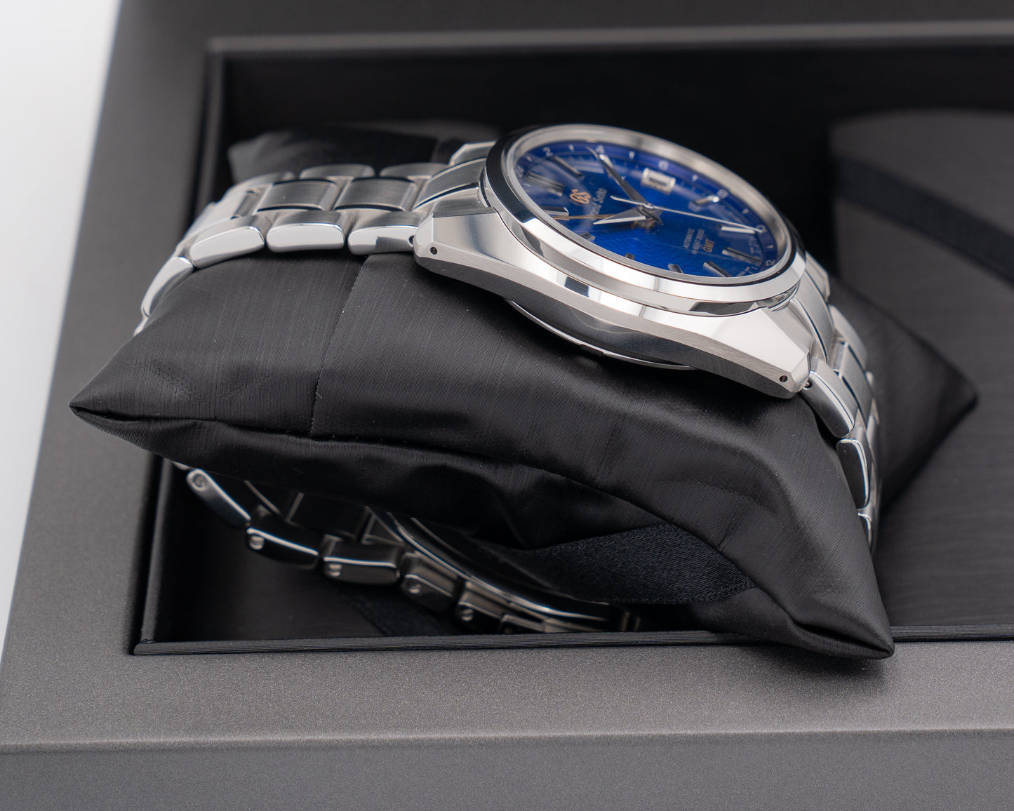 Grand Seiko GMT Heritage 40mm SBGJ261 Blue Peacock Dial 2023